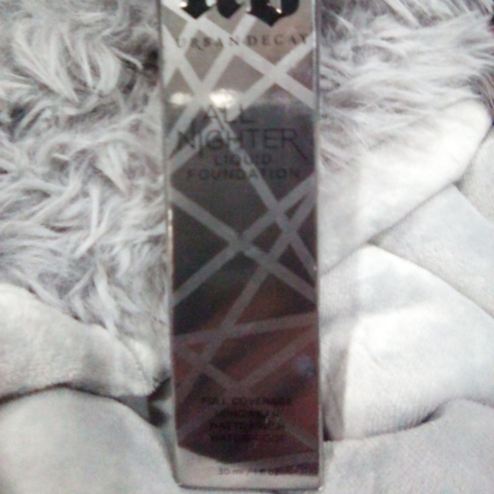 BNIB Urba Decay All Nighter Foundation Shade 3.25 MSRP:$40-$49